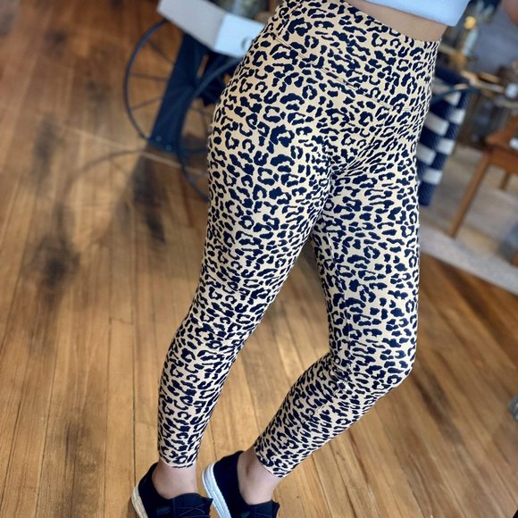 Infinity Raine Pants - Essential Leopard Print Leggings